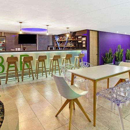 La Quinta By Wyndham Medellin Hotel Екстериор снимка
