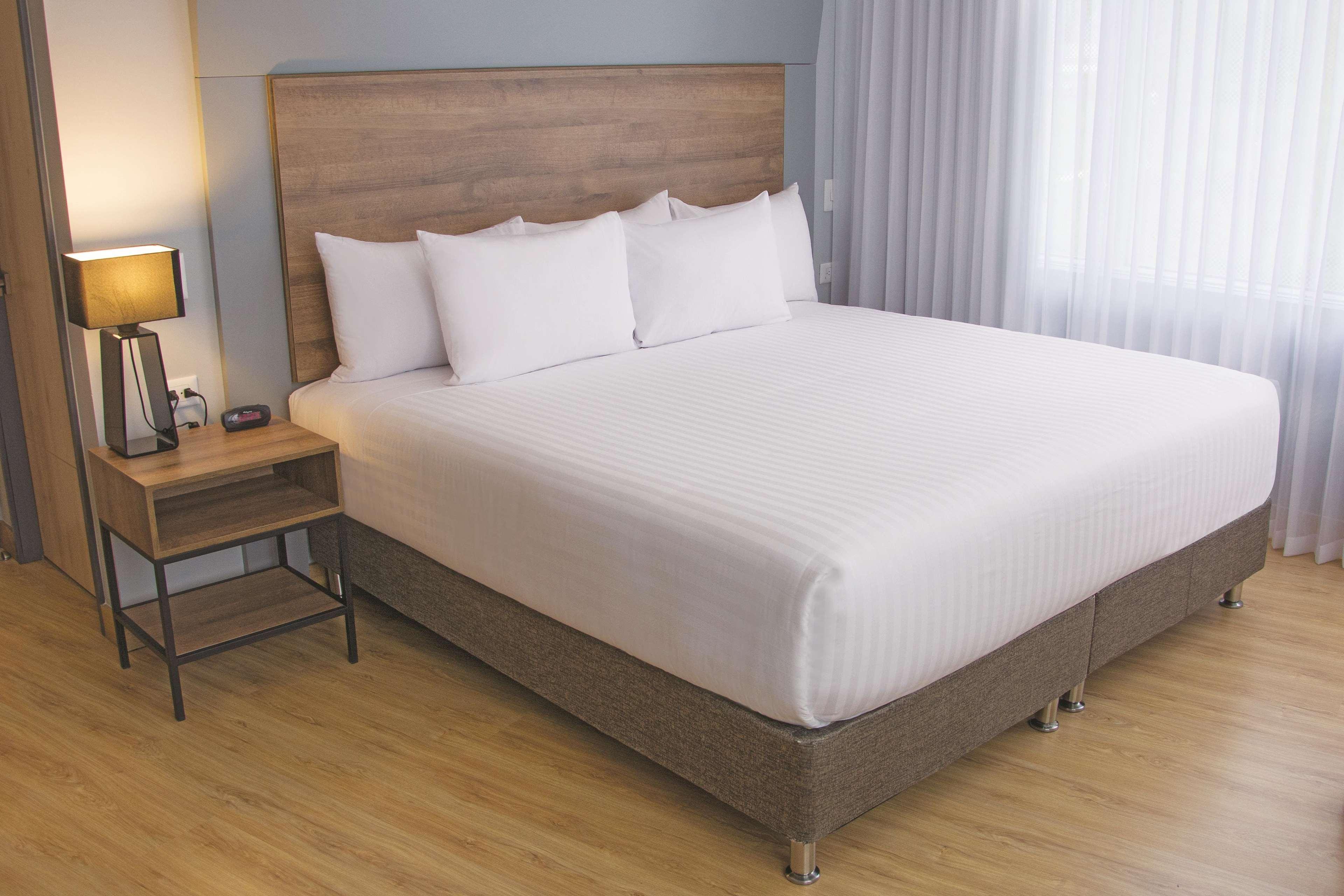 La Quinta By Wyndham Medellin Hotel Екстериор снимка