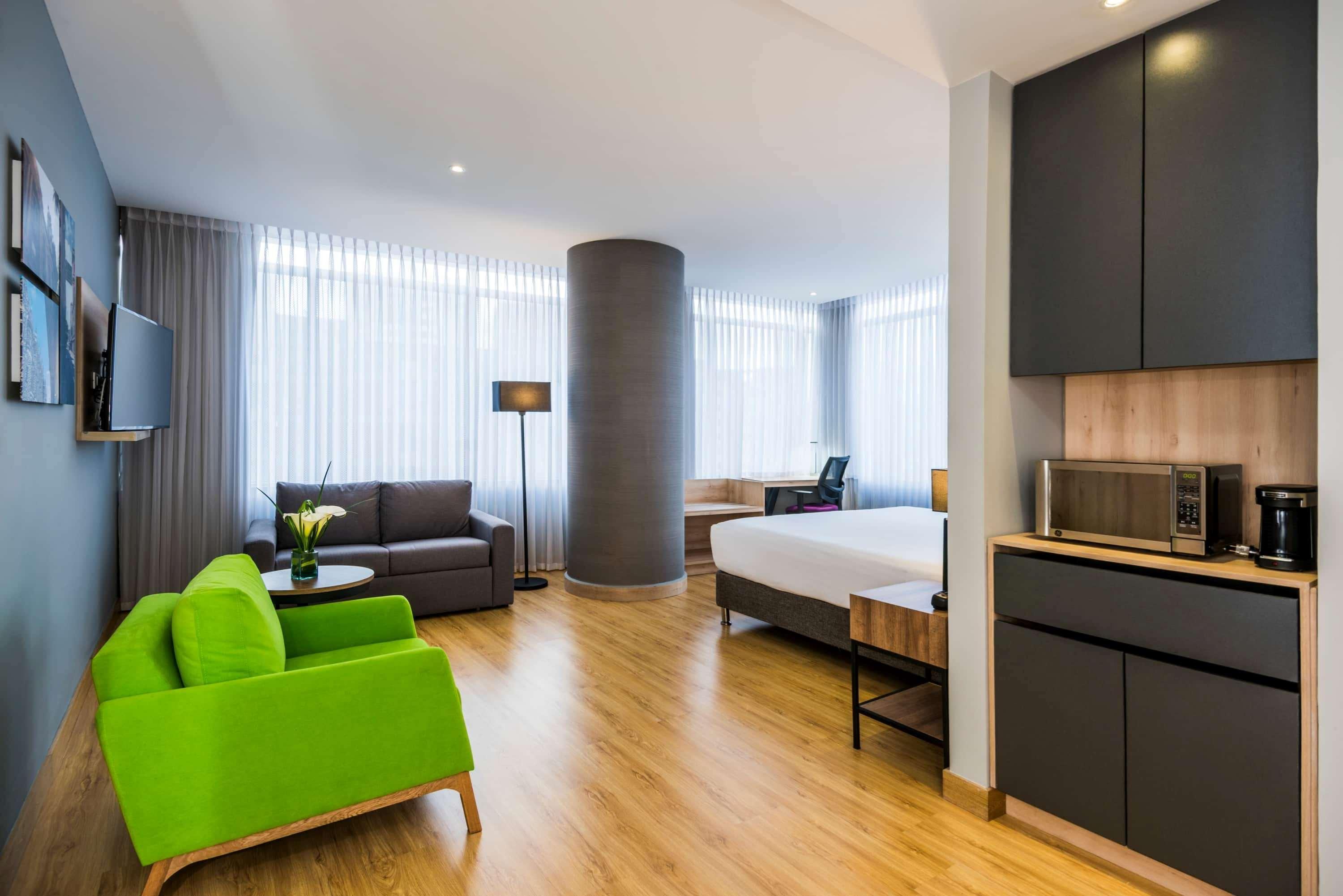 La Quinta By Wyndham Medellin Hotel Екстериор снимка