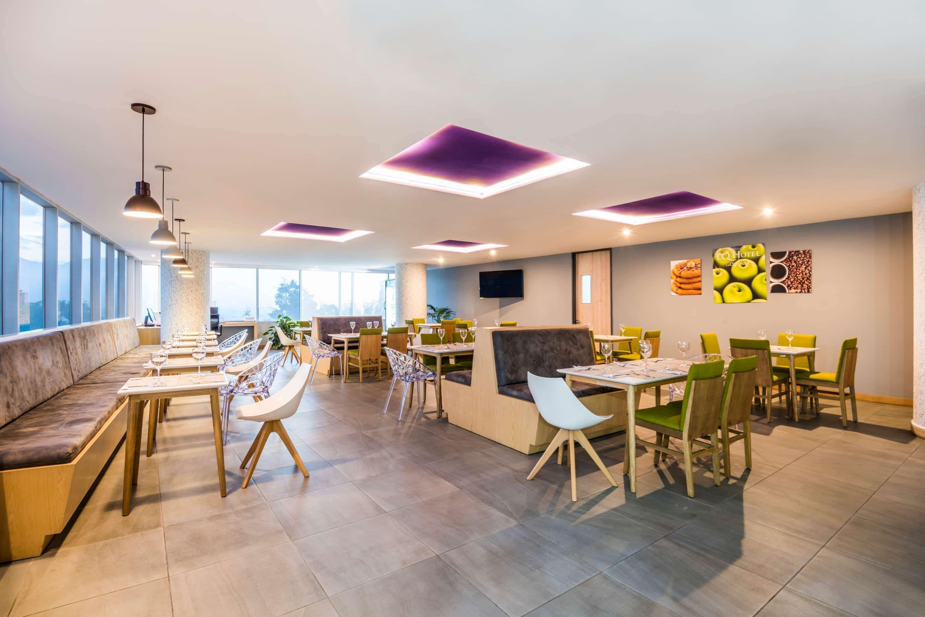 La Quinta By Wyndham Medellin Hotel Екстериор снимка