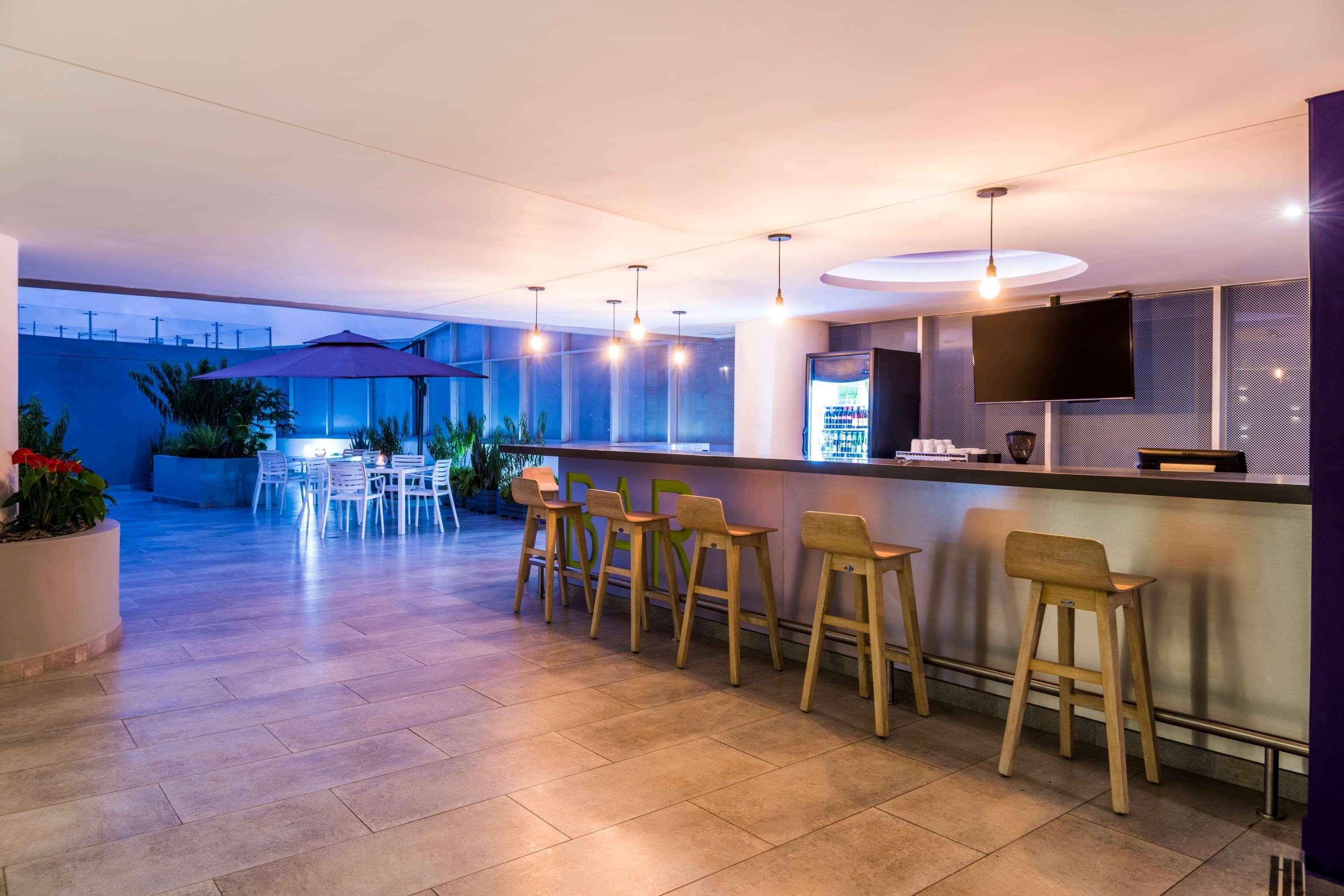 La Quinta By Wyndham Medellin Hotel Екстериор снимка