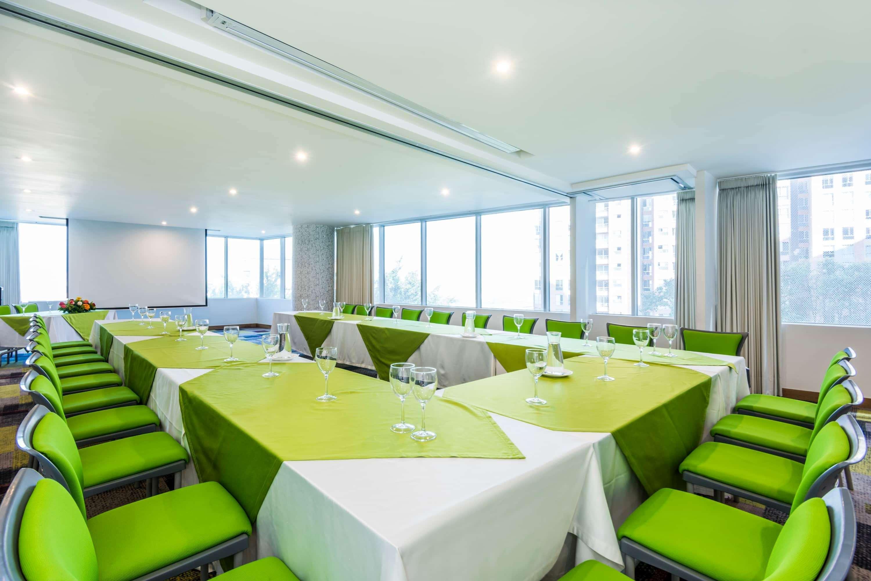 La Quinta By Wyndham Medellin Hotel Екстериор снимка