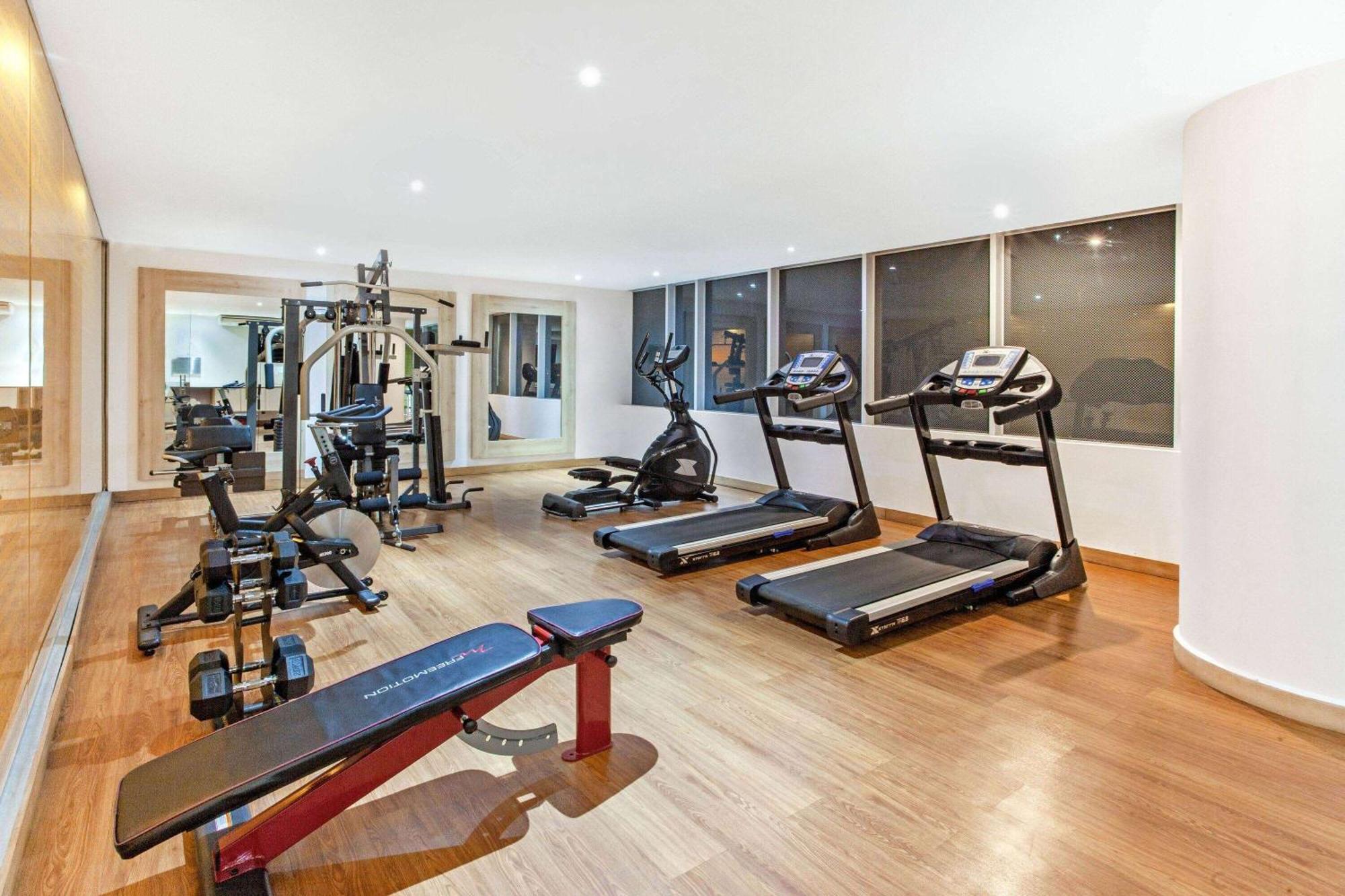 La Quinta By Wyndham Medellin Hotel Екстериор снимка