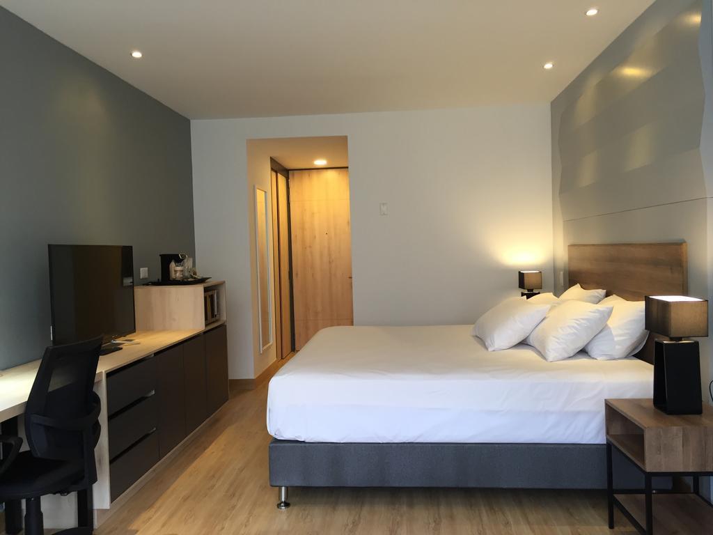 La Quinta By Wyndham Medellin Hotel Екстериор снимка